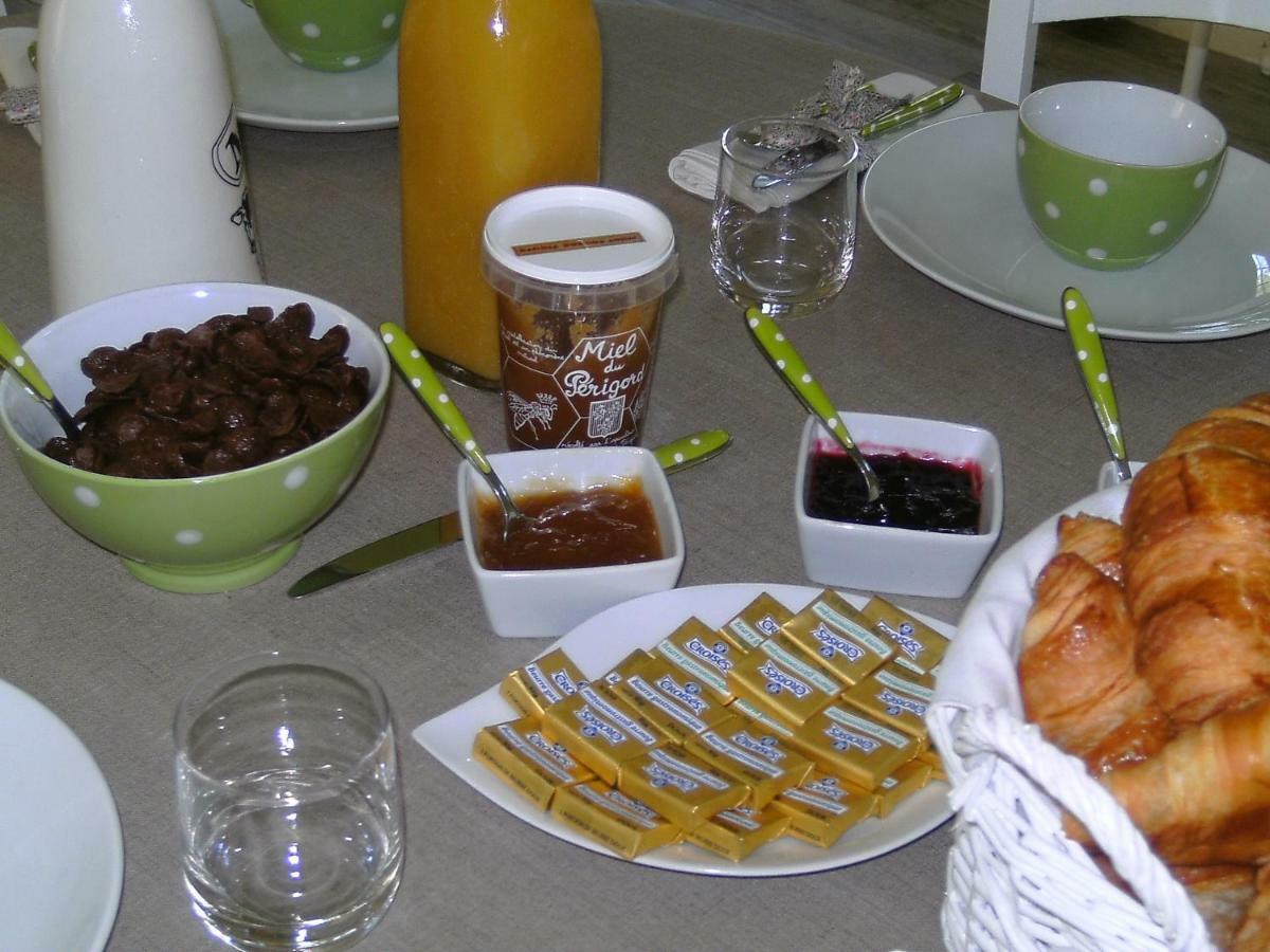 Le Manoir De Sanilhac Bed & Breakfast Notre-Dame-de-Sanilhac Eksteriør bilde